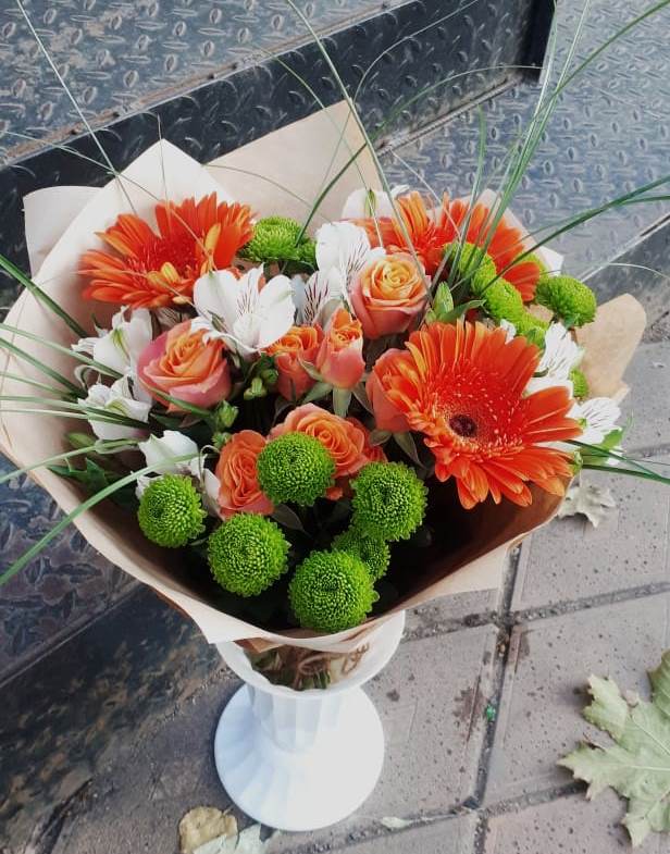 Букет цветов из: Герберы, Хризантемы, Альстромерии и Розы в Алхастах