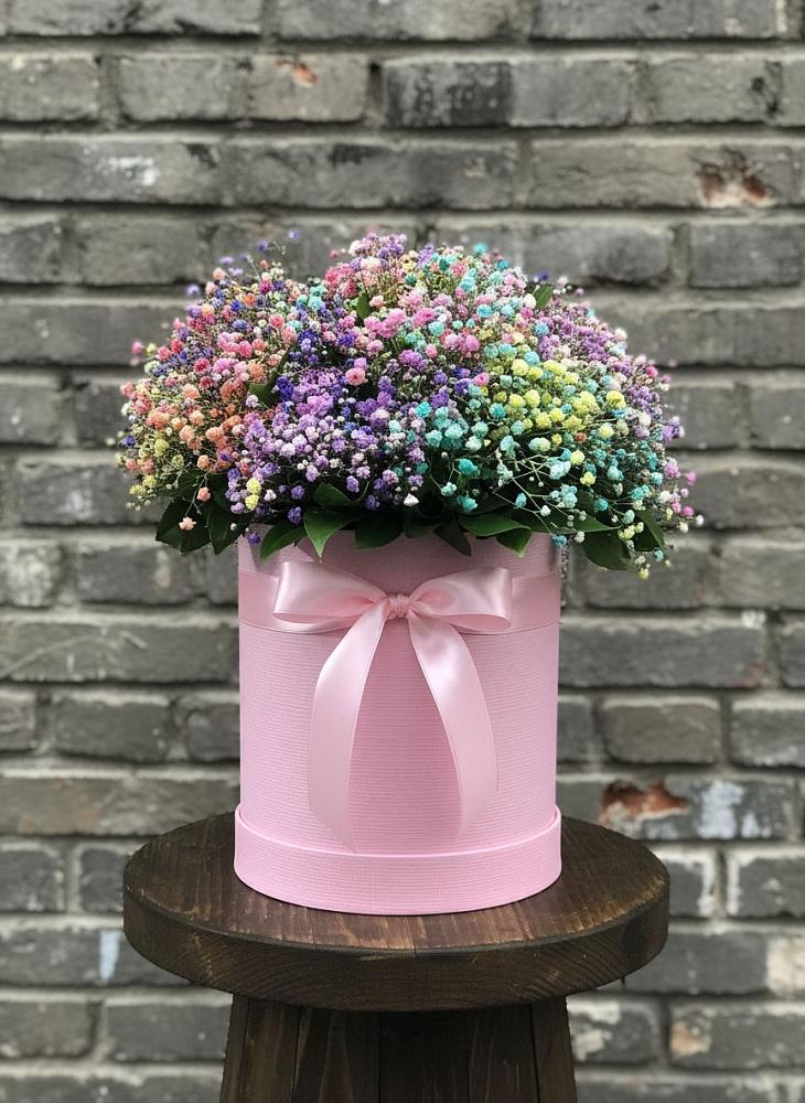 Цветочная композиция из Гипсофила и Розы в шляпной коробке в Алхастах