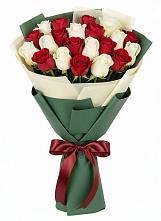 Букет Микс из красных и белых роз в Алхастах