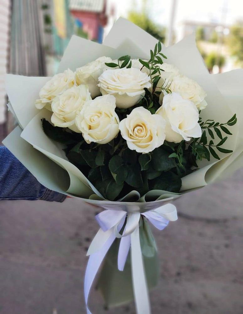 Букет Белые розы Проуд в Алхастах