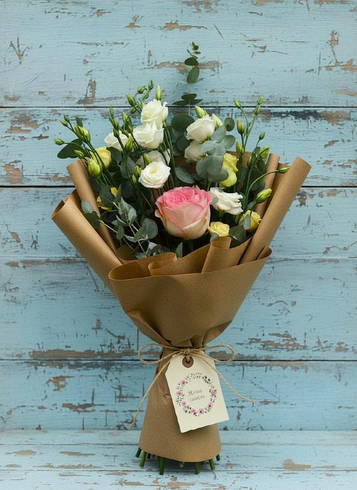 Букет цветов из: Розы и Лизиантусы в Алхастах