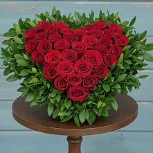 Цветочная композиция из Розы в виде сердца в Алхастах