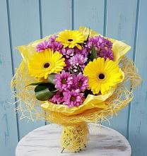 Букет цветов из:  Хризантемы и Герберы в Алхастах