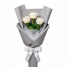 Букет 3 белые розы в Алхастах