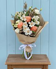 Букет цветов из:  Альстромерии, Лизиантусы, Розы и Хризантемы #REPLACE_PRED# Алхастах