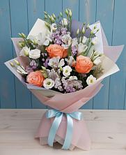 Букет цветов из:  Лизиантусы, Розы, Альстромерии и Гипсофила в Алхастах