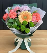 Букет цветов из:  Гвоздики, Розы, Герберы и Хризантемы #REPLACE_PRED# Алхастах
