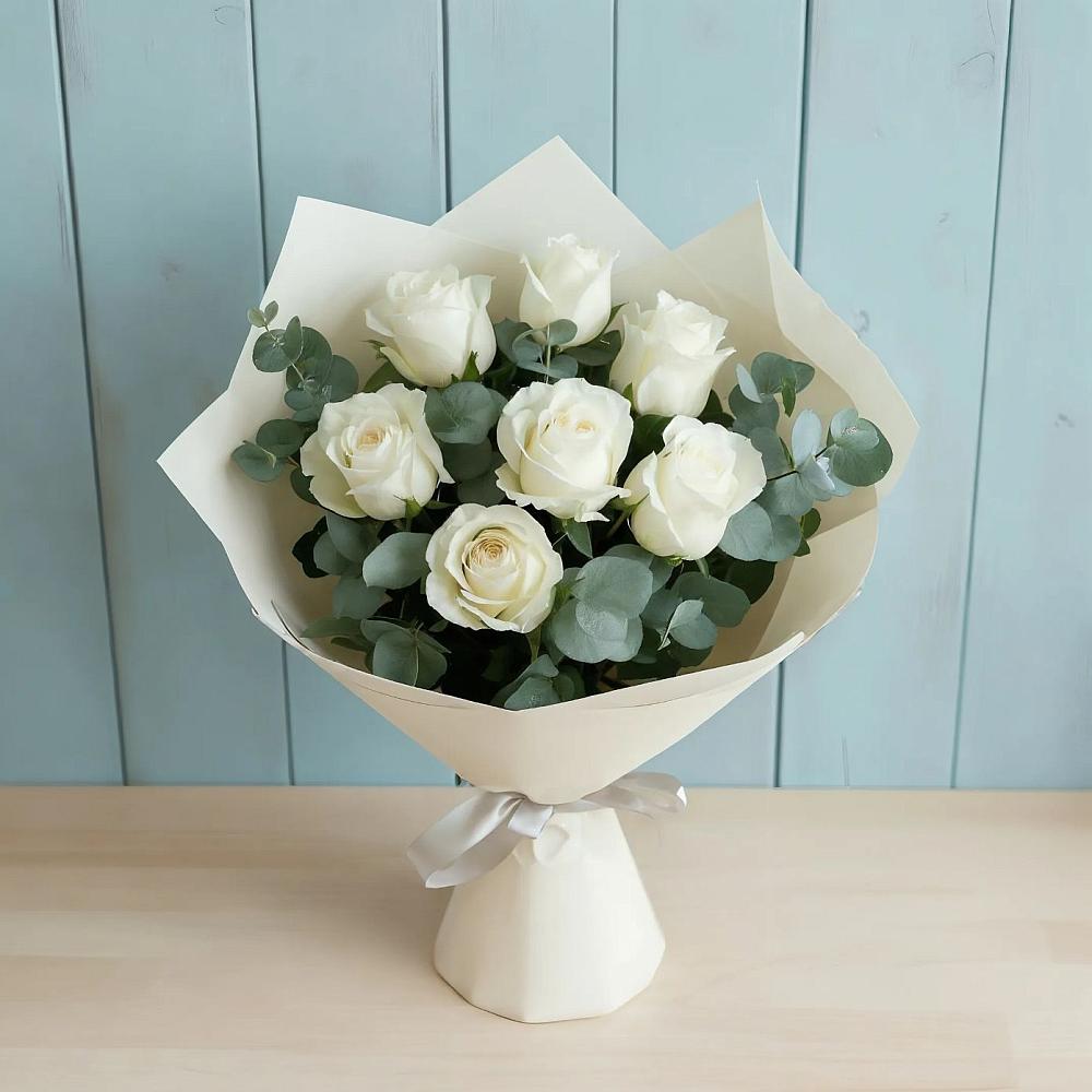 Букет Белые розы в Эвкалипте в Алхастах