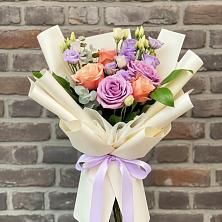 Букет цветов из:  Лизиантусы и Розы в Алхастах