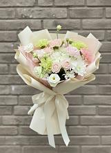 Букет цветов из:  Гвоздики, Розы, Лизиантусы и Хризантемы #REPLACE_PRED# Алхастах