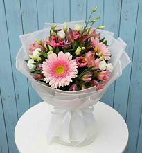 Букет цветов из:  Герберы, Альстромерии и Лизиантусы #REPLACE_PRED# Алхастах