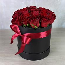Цветочная композиция из Розы в шляпной коробке в Алхастах