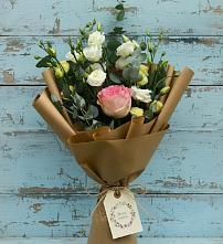 Букет цветов из:  Розы и Лизиантусы в Алхастах