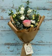 Букет цветов из:  Розы и Лизиантусы в Алхастах