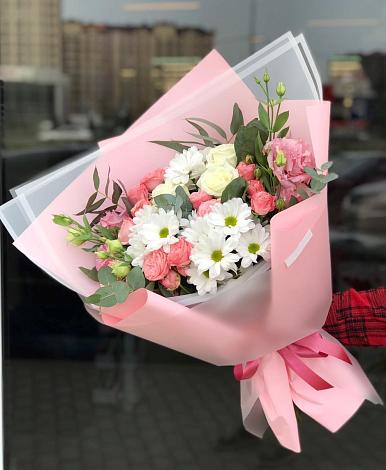 Букет цветов из: Розы, Лизиантусы и Хризантемы в Алхастах